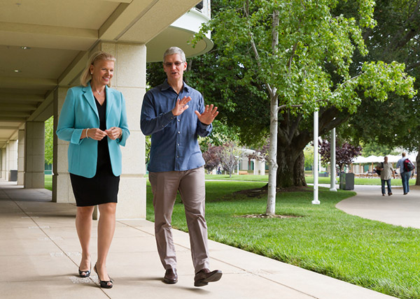 IBM CEO'su Ginni Rometty ve Apple CEO'su Tim Cook