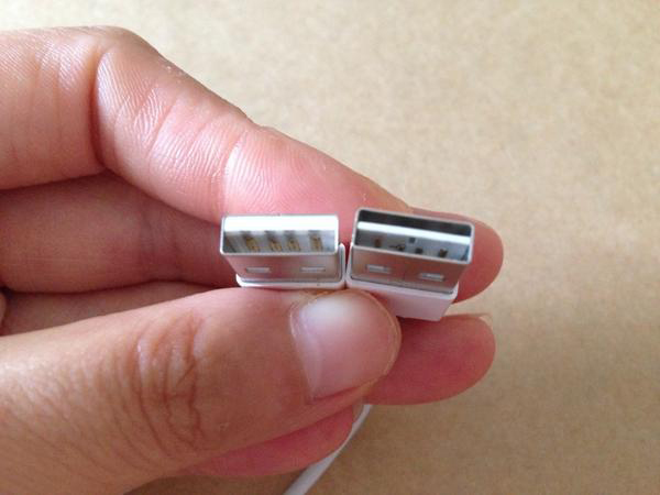 Çift taraflı USB kablosu
